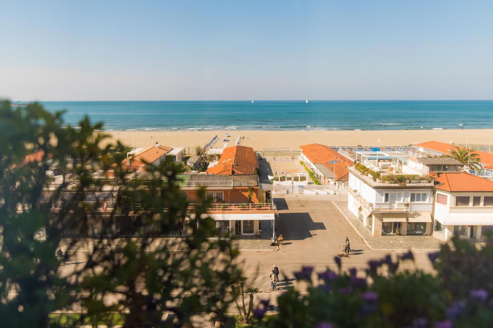 Hotel San Francisco Viareggio Bagian luar foto