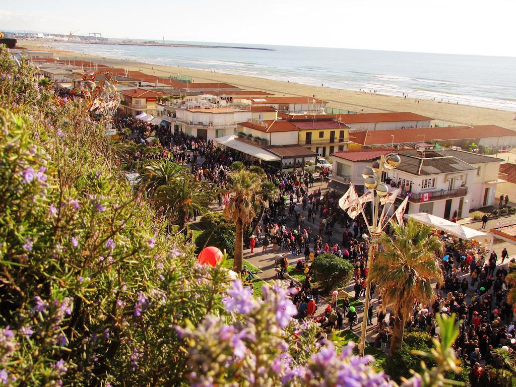 Hotel San Francisco Viareggio Bagian luar foto